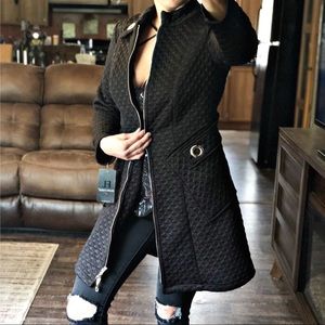 🎉HOST PICK🎉 Frank Lyman Black Quilt Jacket Sz 2